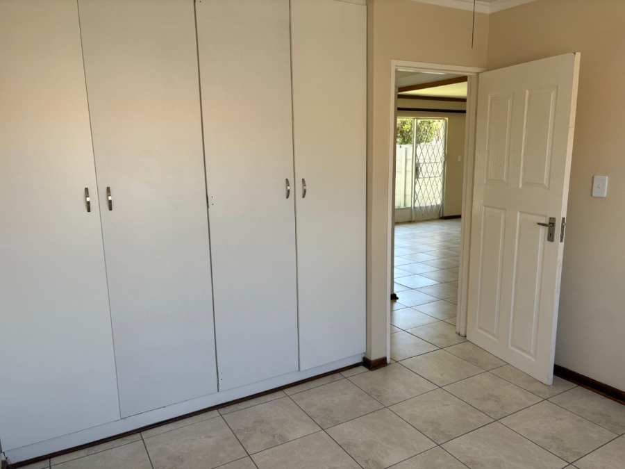 2 Bedroom Property for Sale in Langenhovenpark Free State